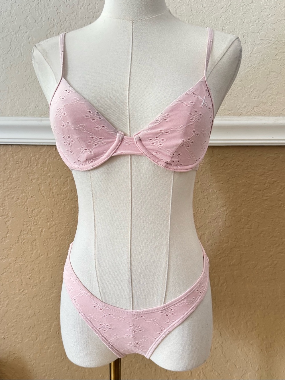 Light Pink Boutine LA Floral Embroidered Lace Style Bikini Set - Picture 2 of 7